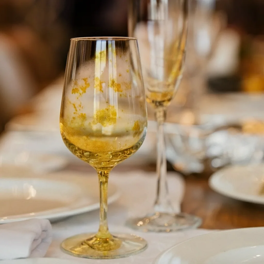 brown water scaling formation in glass