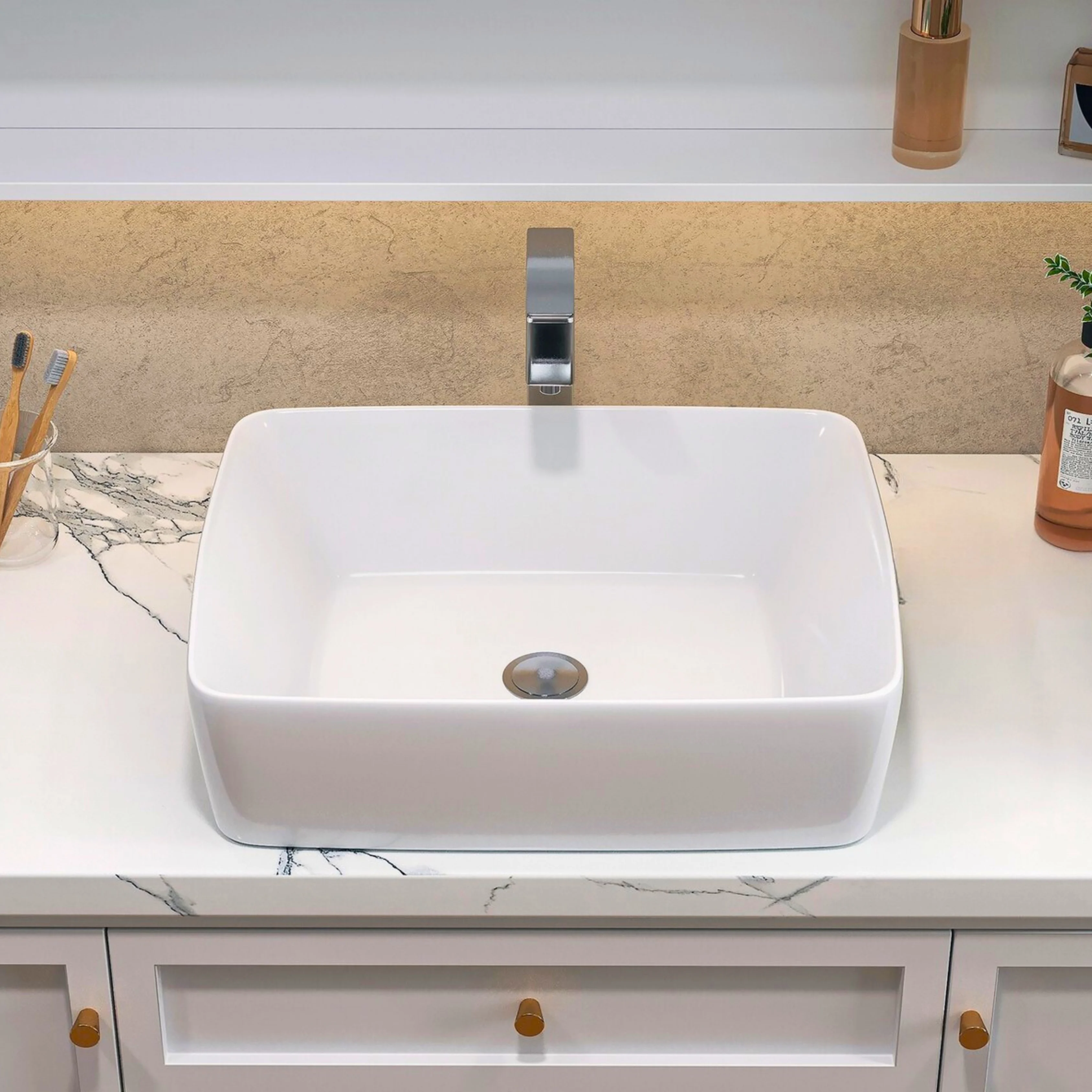 no white stains on bathroom sink